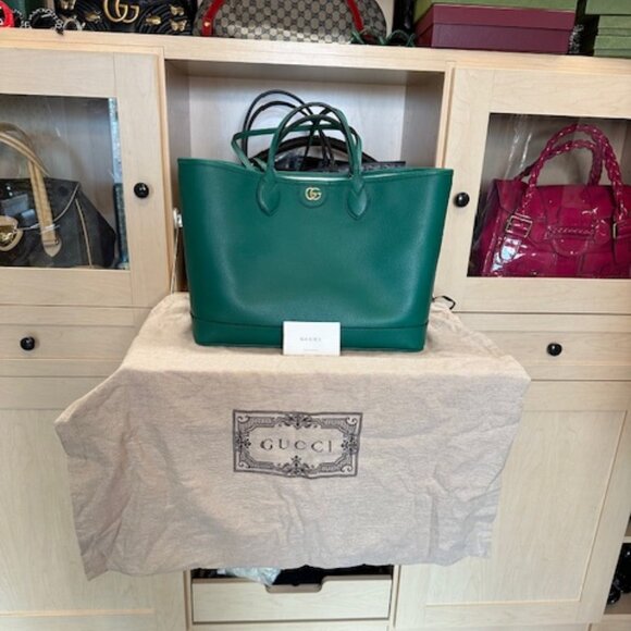 GUCCI Handbags - GUCCI Brand New Green Pebbled Leather Ophidia Large Tote Bag